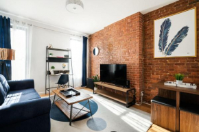 454-4R New 2BR prime midtown Best value Sleeps 5